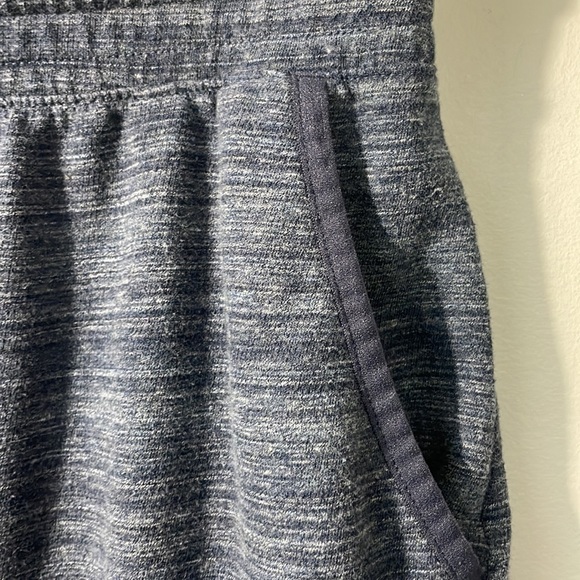 Columbia cotton blend skirt in size large with pockets! Drawstring waist. - Picture 2 of 8